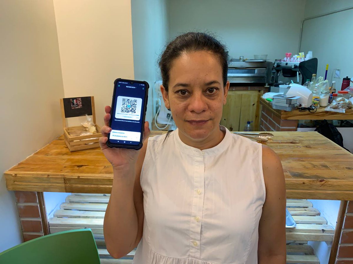 BCHLatam's tweet photo. El comercio "Il Taglio Café" en #Caracas ya acepta #BCH como método de pago

Excelente abordaje de nuestro #BitcoinAgent @GabrielCerezo11 

#BitcoinAgentsVenezuela2022 https://t.co/iRYILscrj2