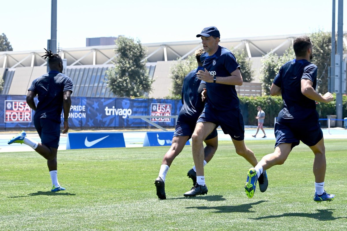 DIOCFC_PAT0OO's tweet photo. Tuchel en el entrenamiento de hoy con Chelsea. #CFC https://t.co/aS4ruqOvUm