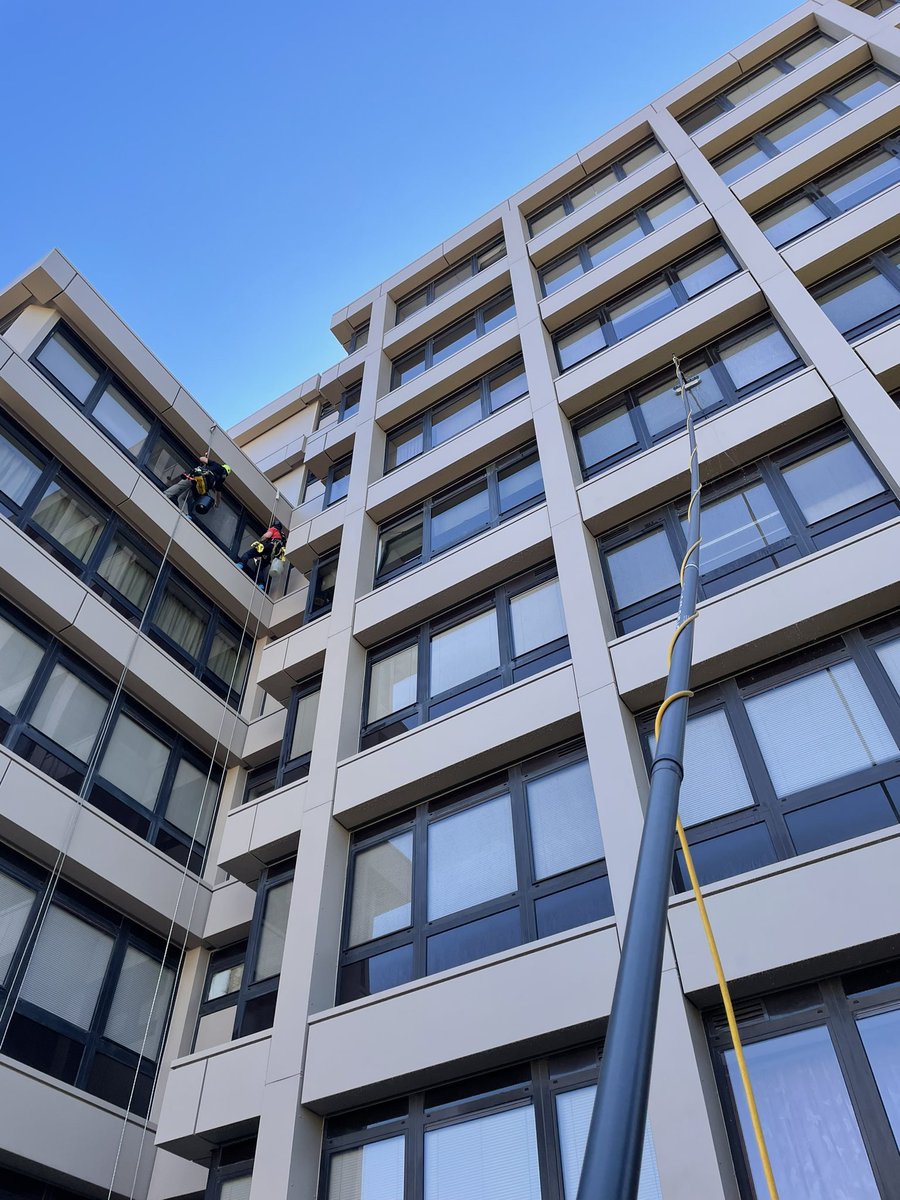 XternServices's tweet photo. Our first clean back after a 3 and a half 
year break due to cladding and insulation being 
changed at this site in Reading.
#xternservices #windowcleaning #commercialwindowcleaning #externalcleaning #readinguk #rdguk #Berkshire #reading #cleaningservice #clean #highlevelaccess https://t.co/hpJJLTVxXc