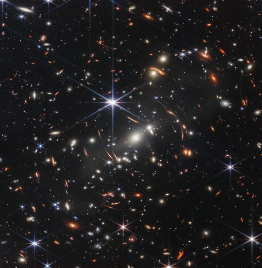 astroemocion's tweet photo. Finalmente, la primera imagen tan esperada del James Webb

#astronomia #Astronomía #JWST #JamesWebb #jameswebbspacetelescope #NASA #ESA #galaxia #galaxias #galaxy https://t.co/vJtW7IOveE