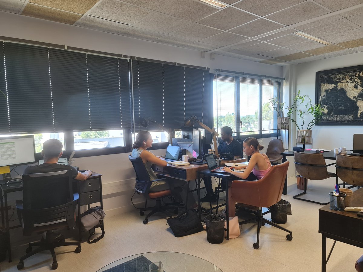 Nos bureaux sur Albi!
L'équipe de juillet au complet pour avancer jusqu'aux vacances du mois d'août. 🚀🚀

Ce n'est pas encore les vacances ici!

#aoutien #Vacances #juillet #officeworker #planeteaoppribil