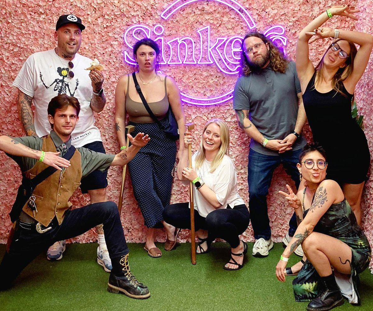 SinkersLounge's tweet photo. Thank you @bliproasters for coming in for a fun day!☕ You and your brew crew crushed it on the course👏
(📸 @kcespressoluv )
#kansascity #kccoffeeshops
#sinkerslounge #minigolf #cocktaillounge #libations #teetime #thingstodokc #816 #golf #powerandlight #cheers #craftcocktails https://t.co/5cHjYo6pvF