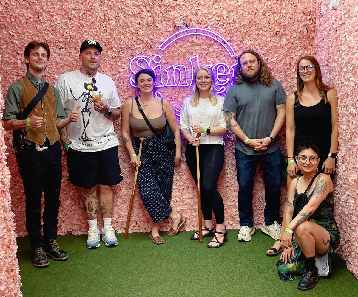 SinkersLounge's tweet photo. Thank you @bliproasters for coming in for a fun day!☕ You and your brew crew crushed it on the course👏
(📸 @kcespressoluv )
#kansascity #kccoffeeshops
#sinkerslounge #minigolf #cocktaillounge #libations #teetime #thingstodokc #816 #golf #powerandlight #cheers #craftcocktails https://t.co/5cHjYo6pvF
