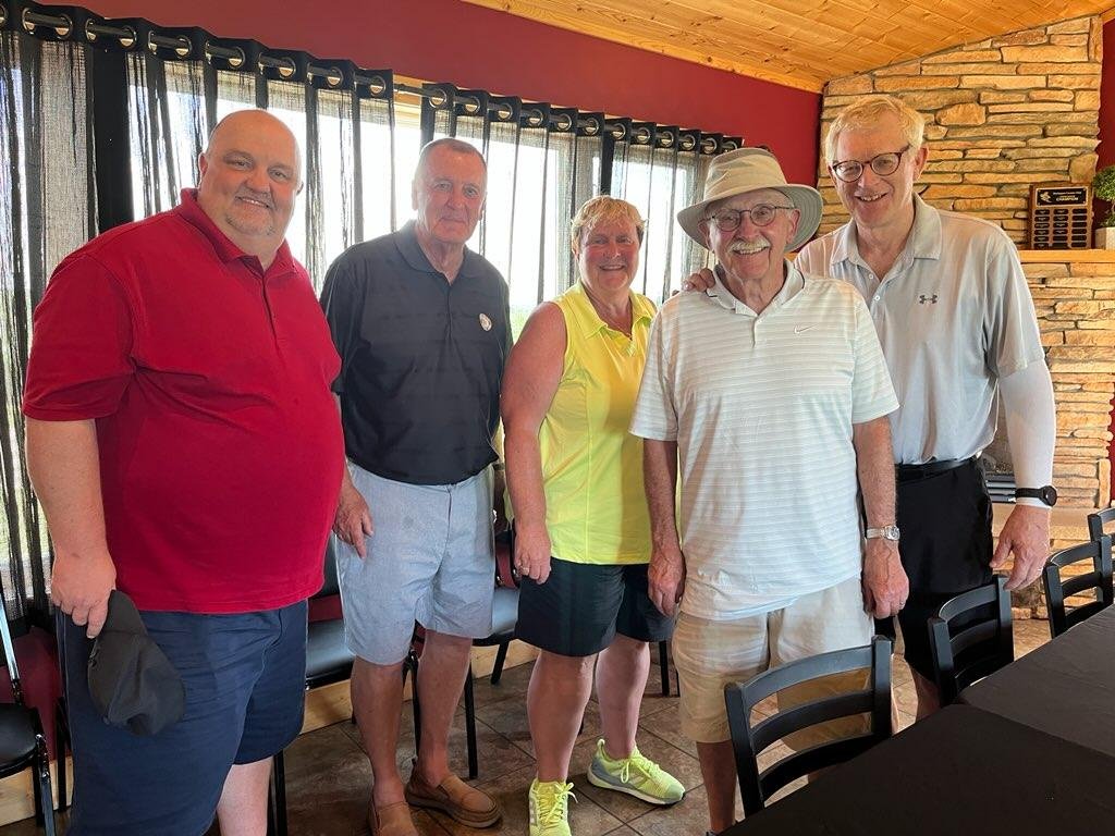 kurtsteffen30's tweet photo. Today was the 5th annual Wieman cousin outing at Darlington CC. Cousin Erik was the big winner on the course but we all enjoyed the golf and memories. Enjoy this SW WI view from the little church my parents were married in 75 years ago!
#noskinsforme #jordanlutheran #woodford https://t.co/lnl2UST08R