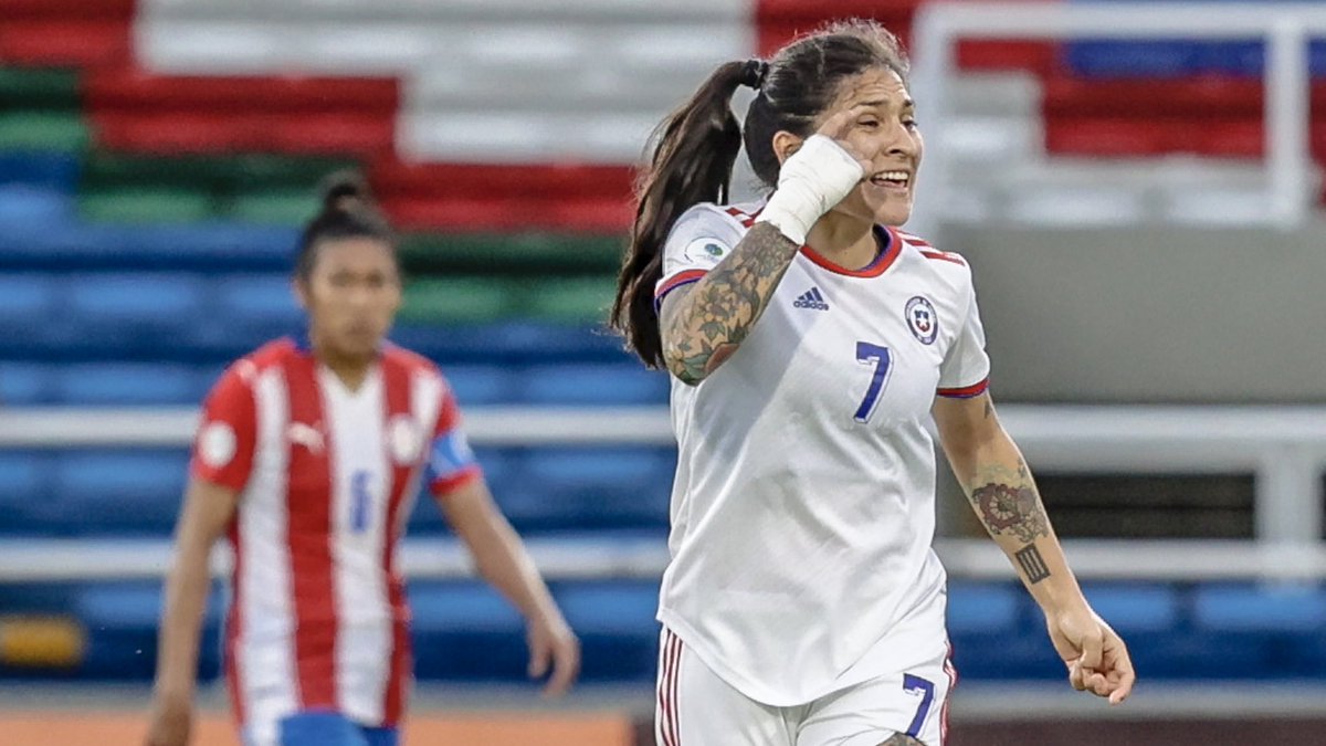 StgoMorningFem's tweet photo. ¡Pura genialidad bohemia! 🫶🌈

Aunque no era el debut esperado para Chile. Estamos orgullos@s de @Danipardo1410 @berrios_yenny y Valentina por tremendo partido. 

Ya toca con #Ecuador este jueves. VAMOS CHILE.

#OrgulloBohemio https://t.co/wKqCoPgsLB