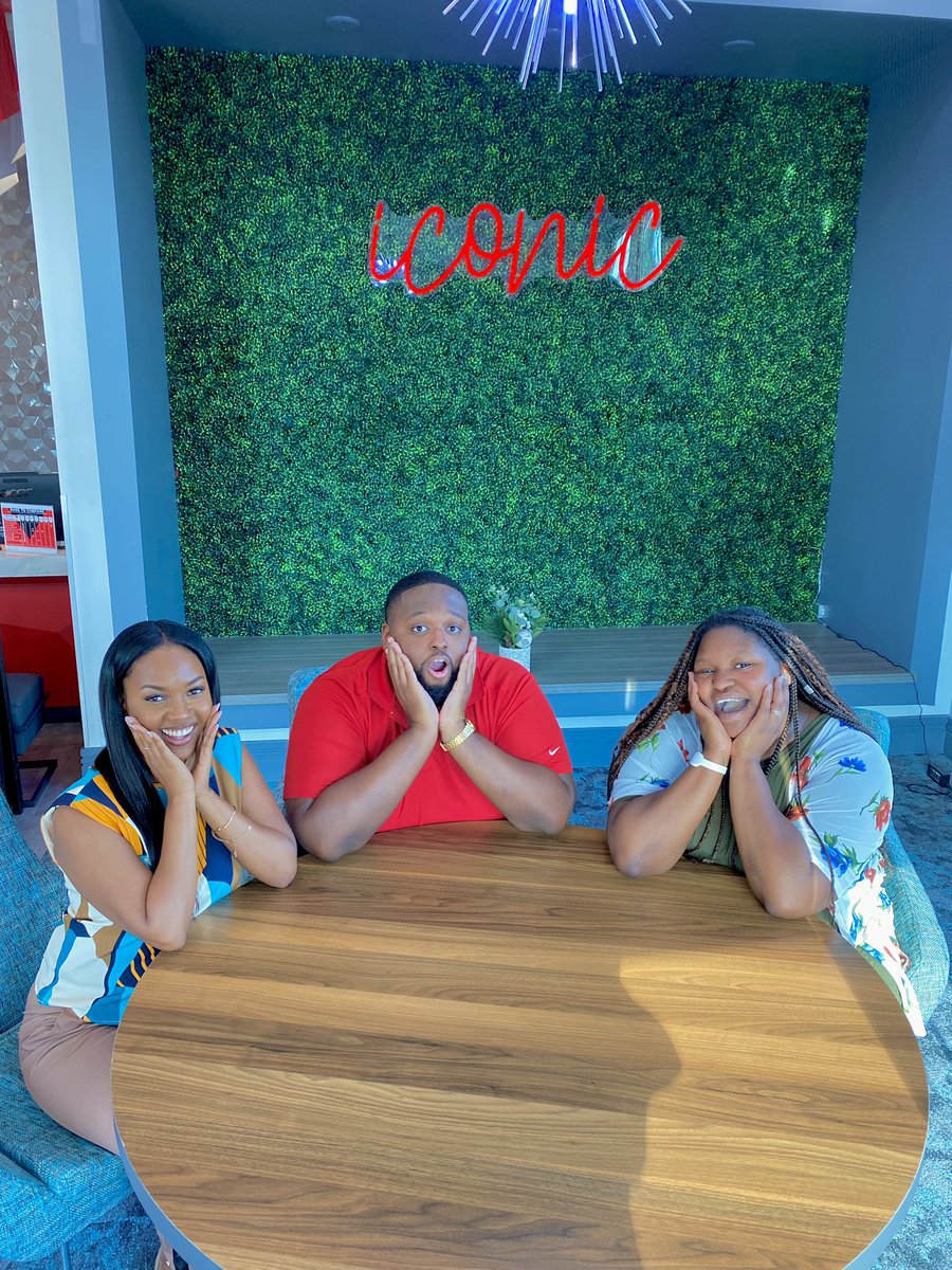 LiveTheIcon's tweet photo. 😱Your face when you hear that B3 floor plans are as low as 💲5️⃣0️⃣0️⃣! 

☎️Call in today to hear all about our new B3 specials!☎️

#uh #tsu #liveICONIC #htx #ICONICvibes #studenthousing #uhhousing #tsuhousing #premiumstudentliving #apartments #houston https://t.co/ADffpSW3Ov