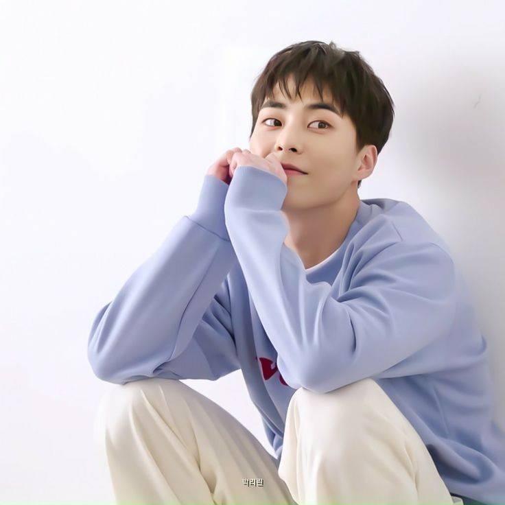 HourlyXiuminn's tweet photo. #시우민 #XIUMIN @weareoneEXO https://t.co/Z3BYnNDYgD