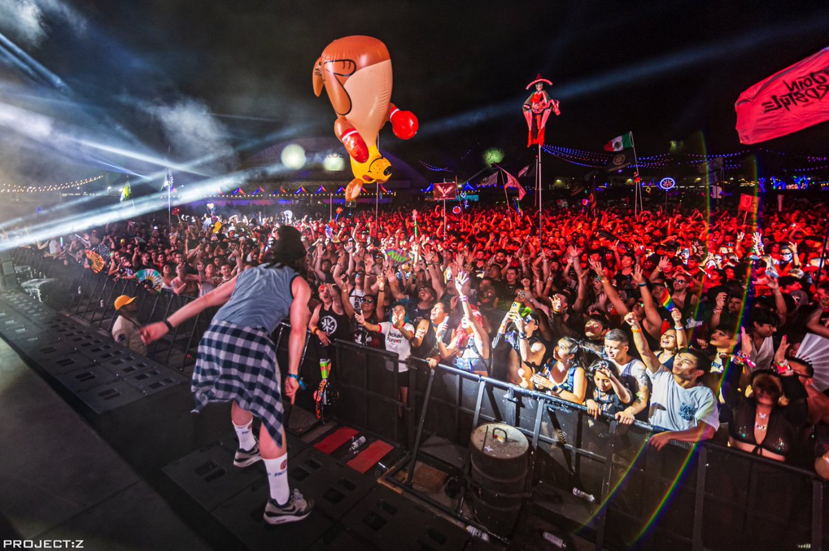 ProjectZ_Fest's tweet image. By a show of 🦘in the comments, how many felt personally victimized by @audiofreqdj during the 3 BLOKES set?🤪