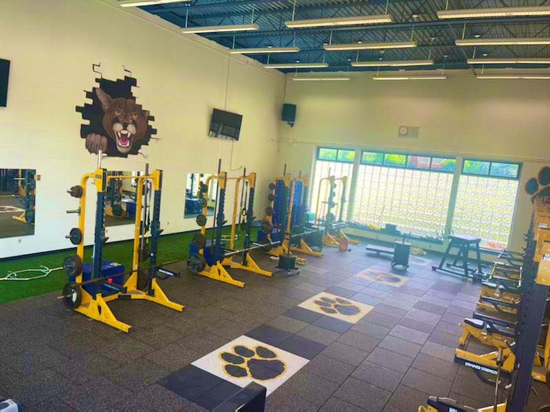 HFLfball's tweet photo. The updates to our weight room are just about finished. We couldn’t be more grateful. Thank you to all those involved @kd3downey @HFLCSDAthletics @HFLFacilities @HFLTech https://t.co/ABuxVGNWWu