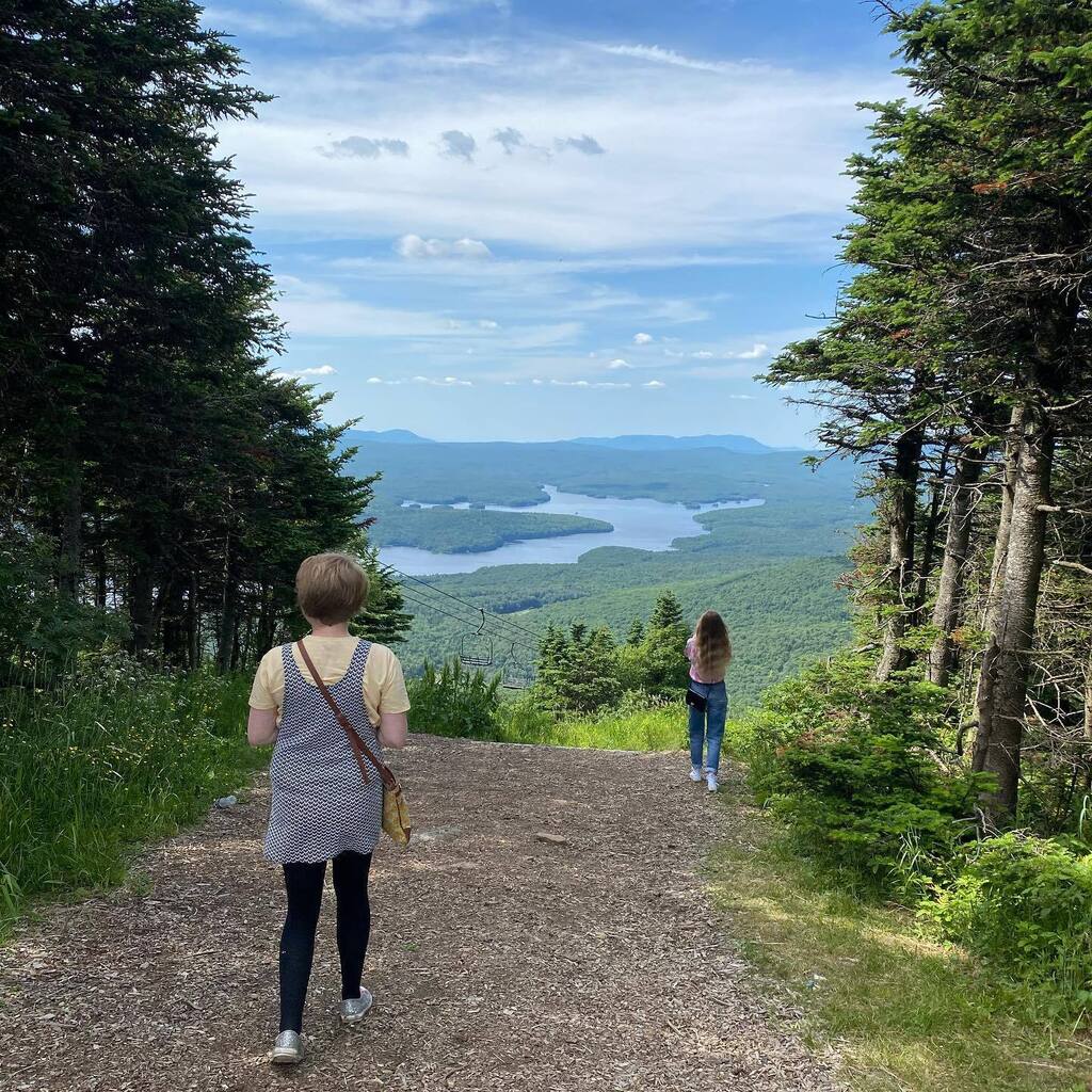 Taking in the mountain views in between the awesome science at the Cytoskeletal motors GRC meeting in Vermont 🧬 🏔 🔬 instagr.am/p/Cf49FK6OGt5/
