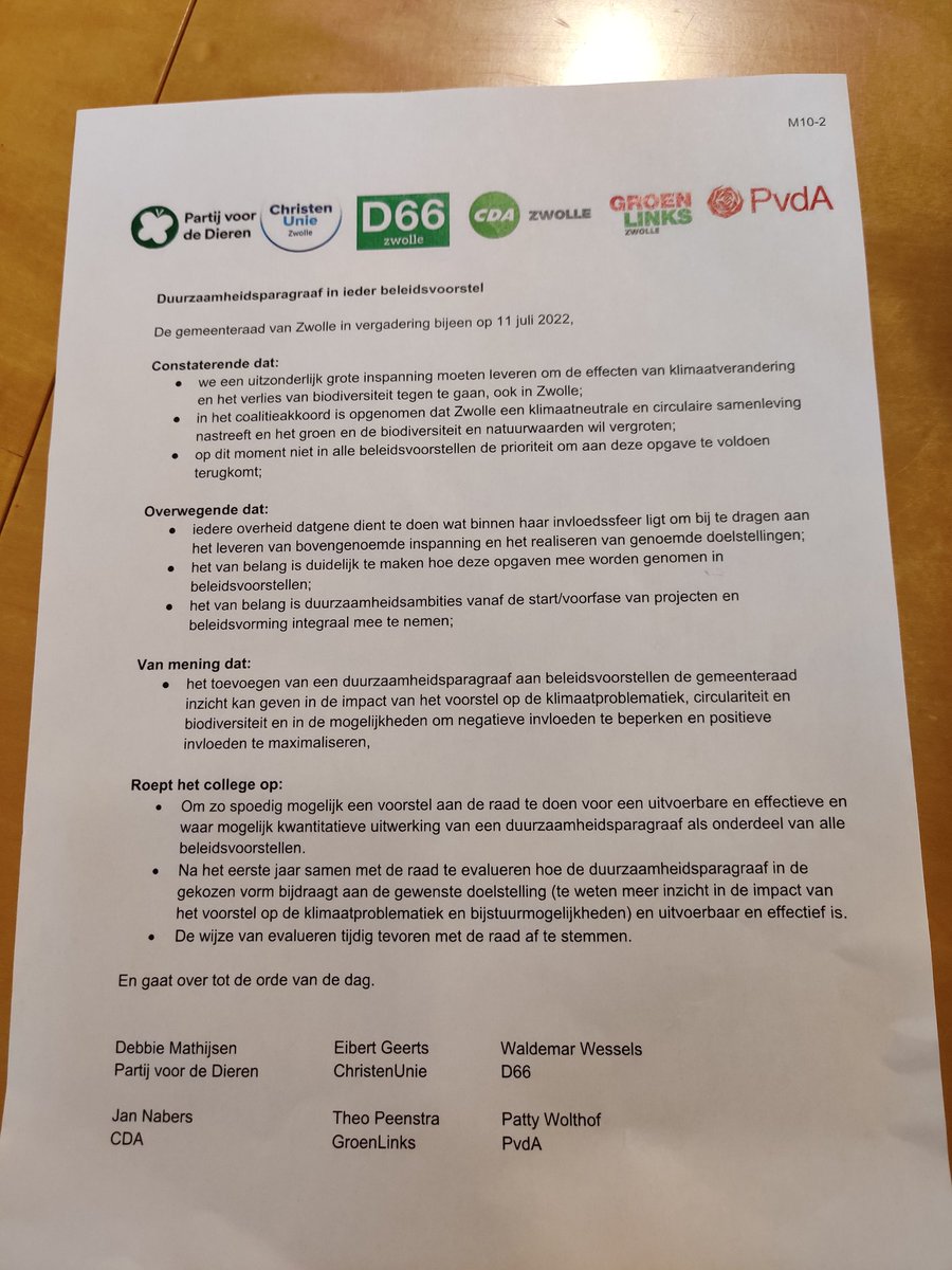 Goed nieuws! Vanavond stemde de Zwolse raad voor onze motie om al het beleid aan de voorkant te toetsen op duurzaamheid, zodat het aanpakken van de klimaatproblematiek de hoogste prioriteit krijgt in de gemeente! <a href="/CUZwolle/">ChristenUnie Zwolle</a> <a href="/D66Zwolle/">D66Zwolle</a> <a href="/CDAZwolle/">CDA Zwolle</a> <a href="/GLZwolle/">GroenLinks Zwolle</a> <a href="/PvdAZwolle/">PvdA Zwolle</a>