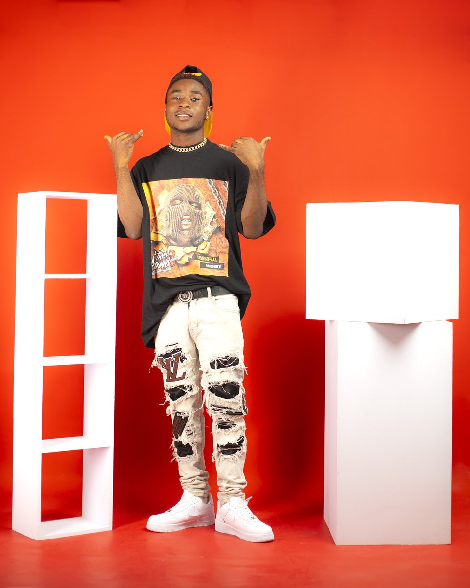 kingYXL4's tweet photo. King off Vverse https://t.co/csspOMHzXc