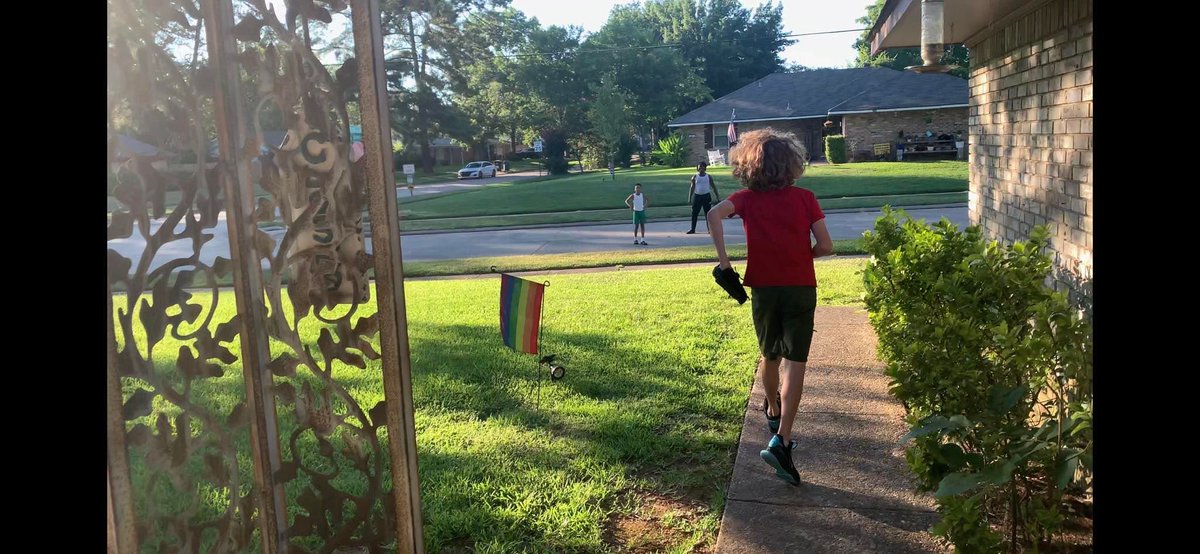 He's been waiting for this for 12 days.

Not all CKD kids "look" sick. More labs tomorrow to make sure his creatinine etc are heading in the right direction.

Meantime, PLAY BALL!!

gofund.me/50009cf7