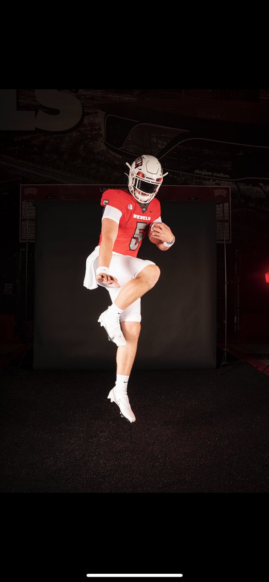 HBailey_05's tweet photo. Big Things Coming Soon! 
#WorkShows #UNLV https://t.co/0f1AjwzOBp