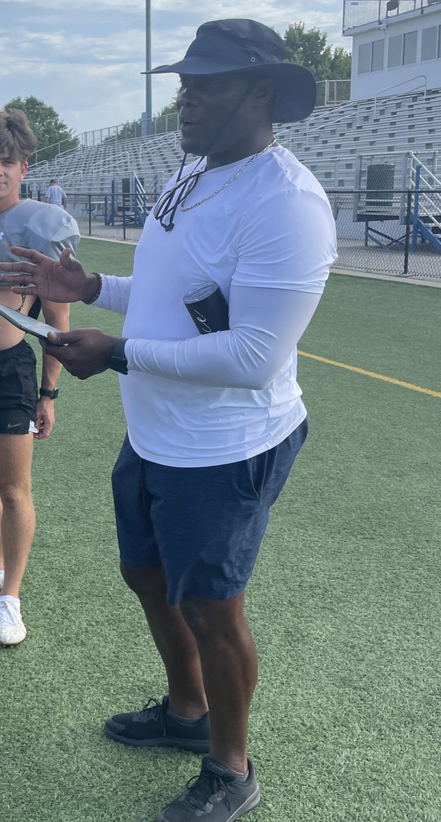 thecoachpad's tweet photo. Great connecting w/ former teammates, working with Coach TP😉 @TerryPi36107257 now the DC for @stasaints_FB to get him rolling with The Coachpad! Lots of teams around the country doing camps this week, coaches enjoy the journey! #HSFB #KCPreps @gkcfca #EMAW #footballcamp https://t.co/XcYbAAcV6B