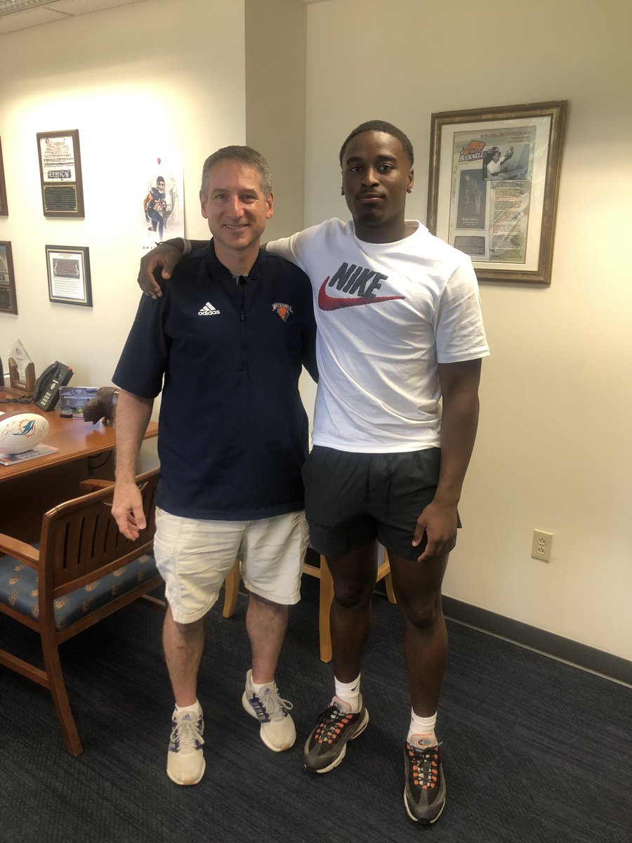 KalunBlair's tweet image. Had a great day visiting Bucknell University and after a conversation with @DaveCecchini I am blessed to say that I have received my first division 1 offer to play college football🖤🙏🏾@Bucknell_FB @CoachBracken @Coach_Schaeffer @g_vivaldo @AKing_Evals @BHoward_11 @RivalsCole