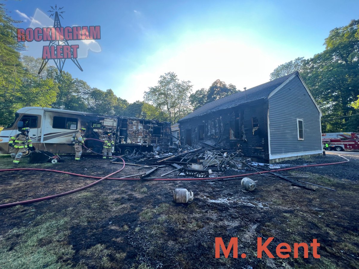 RockinghamAlert's tweet photo. UPDATE: East Kingston, NH *1ST ALARM* 67 Haverhill Rd (Rte 108) - All fire is knocked down, extensive overhaul preformed - 7/11 - 19:30 #EastKingston #Rte108 #NHTraffic https://t.co/XPhQa4xB7I