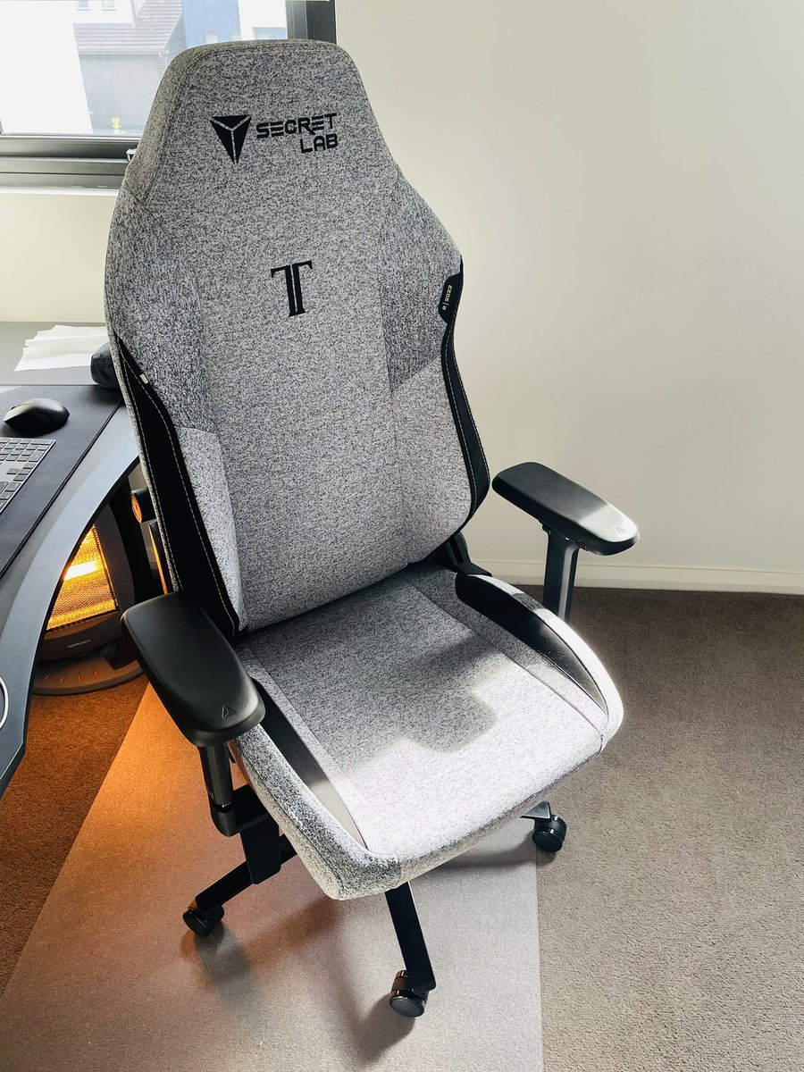 New addition to home office #SecretLab