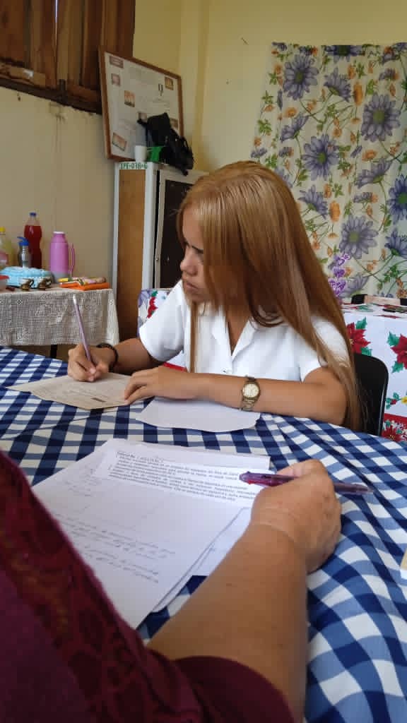 filial_moa's tweet photo. #CubaViveYAvanza y prepara nuevos profesionales para la construcción del socialismo. Para una #Cuba con todos y para el bien de todos. 
En tal sentido se le realiza examen estatal a estudiantes de tercer año de T/M de Vigilancia y Lucha Antivectorial. 
#CubaPorLaPaz 
@UCMHolguin https://t.co/XiBpl7HBxy