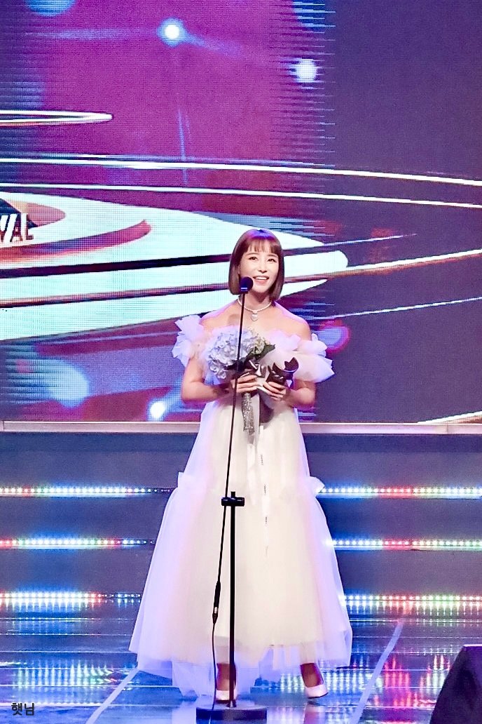 Official_Haena's tweet photo. 해나배우님 신인상 축하드립니다!
앞으로도 배우님을 응원하겠습니다 https://t.co/b5pINXtmMc