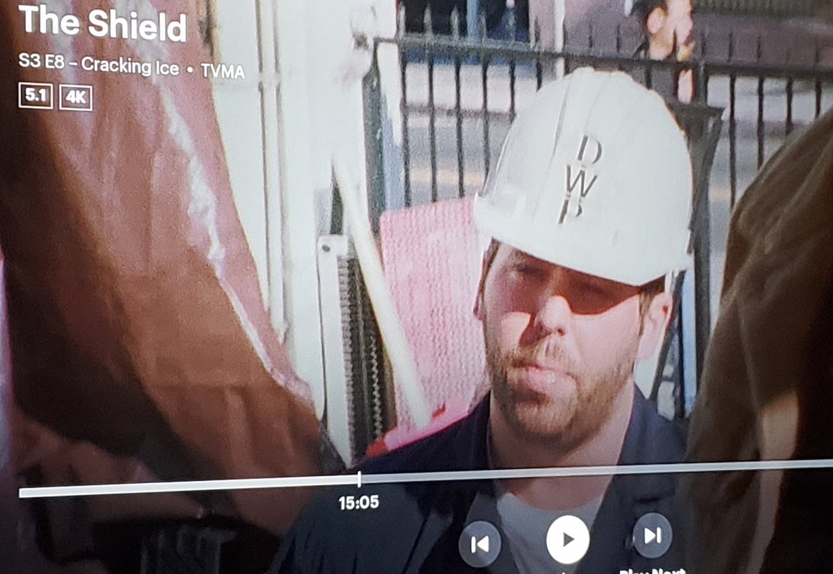daddywarfux's tweet photo. Watching old episodes of #TheShield. Is that Mr. @bertkreischer I see? https://t.co/QxI3ziaD56
