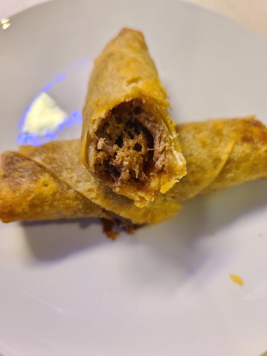 WinlyEggRoll's tweet photo. Winly Philly Cheesesteak Egg Roll https://t.co/61OaMRMyqH