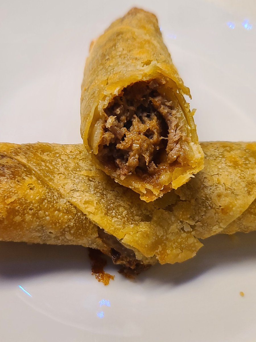 WinlyEggRoll's tweet photo. Winly Philly Cheesesteak Egg Roll https://t.co/61OaMRMyqH