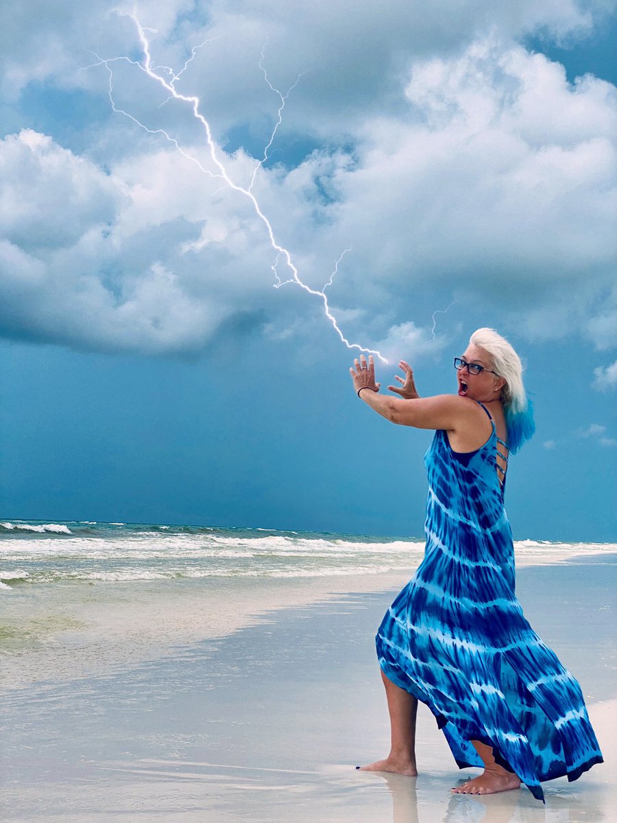 bluemermaidcove's tweet photo. Had a little photo fun with my friend at the beach today. She's a powerful one! Conservative talk radio host too! #realtalkwithriggin #kzim #ksim https://t.co/PjphwJI2z6