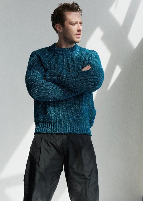 josephquinnbr's tweet photo. Joseph Quinn para a revista Contents Man. https://t.co/dK3bISvQJA