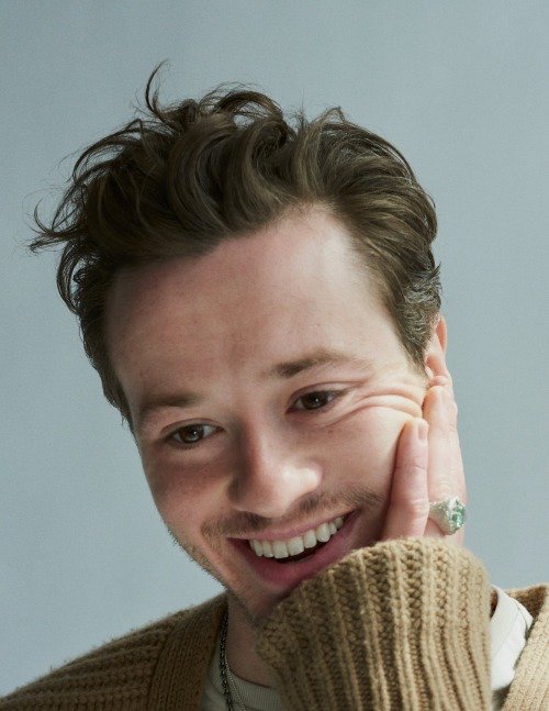 josephquinnbr's tweet photo. Joseph Quinn para a revista Contents Man. https://t.co/c60HNDX7dq