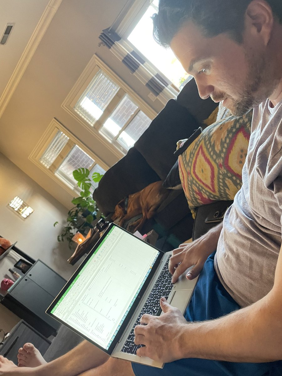 HillaryTimlin's tweet image. Thought my boyfriend was working, but he’s making a spread sheet of all the men and who they hug first. #TheBachelorette