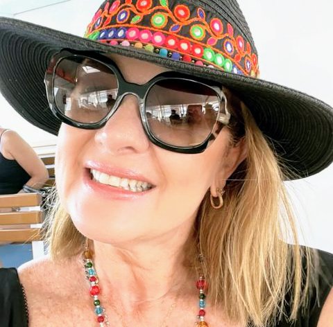 rosalyna83's tweet photo. #ÉrikaBuenfil👸🏼
Fotona Liindaaa
#ReinaPreciosa
❤️🧡💜💛💚 https://t.co/jFRjujT3FV