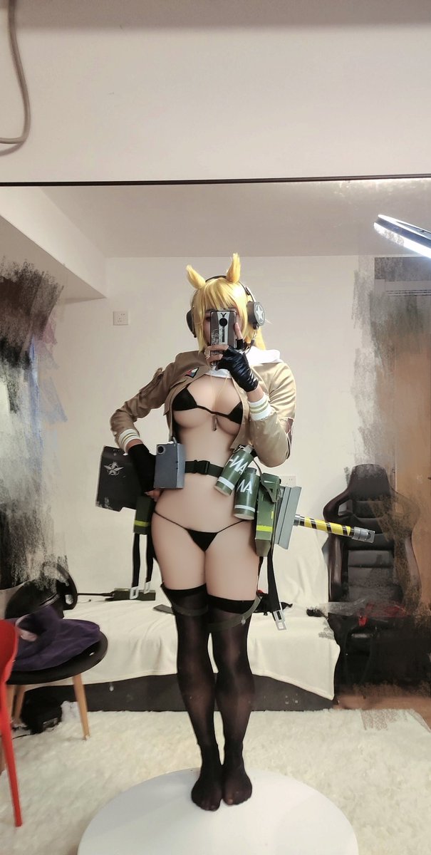 QuinDelich's tweet photo. 整活:潘 兴 玩 潘 兴
#灰烬战线 #cosplay https://t.co/mseKAqfCAQ