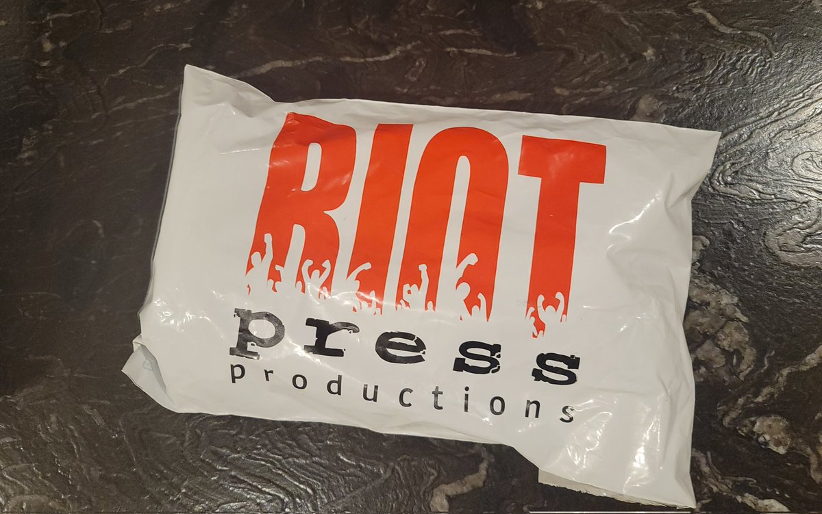 TheGlobalFreq's tweet photo. You know what time it is. Thanks, @PatrickThomasP1 I'm stoked for the new merch. #indie #comics #crowdfunding #comicbok #merch https://t.co/IXHzmgnN0d
