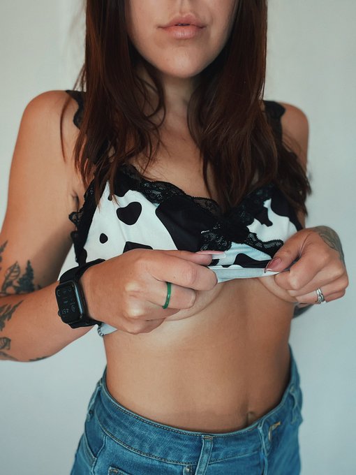 Can you guess my kink ?! 🤭😈 https://t.co/DjROlfrmZy<a href="/tag/onmfc"class="tags"><span>#onmfc</span></a>