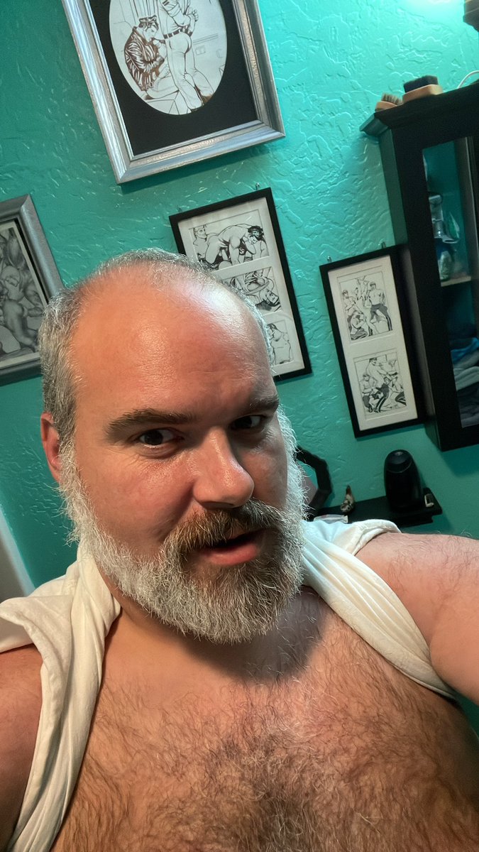 DoubleJRN's tweet photo. Almost time for bed. https://t.co/Sav9vdKFrU