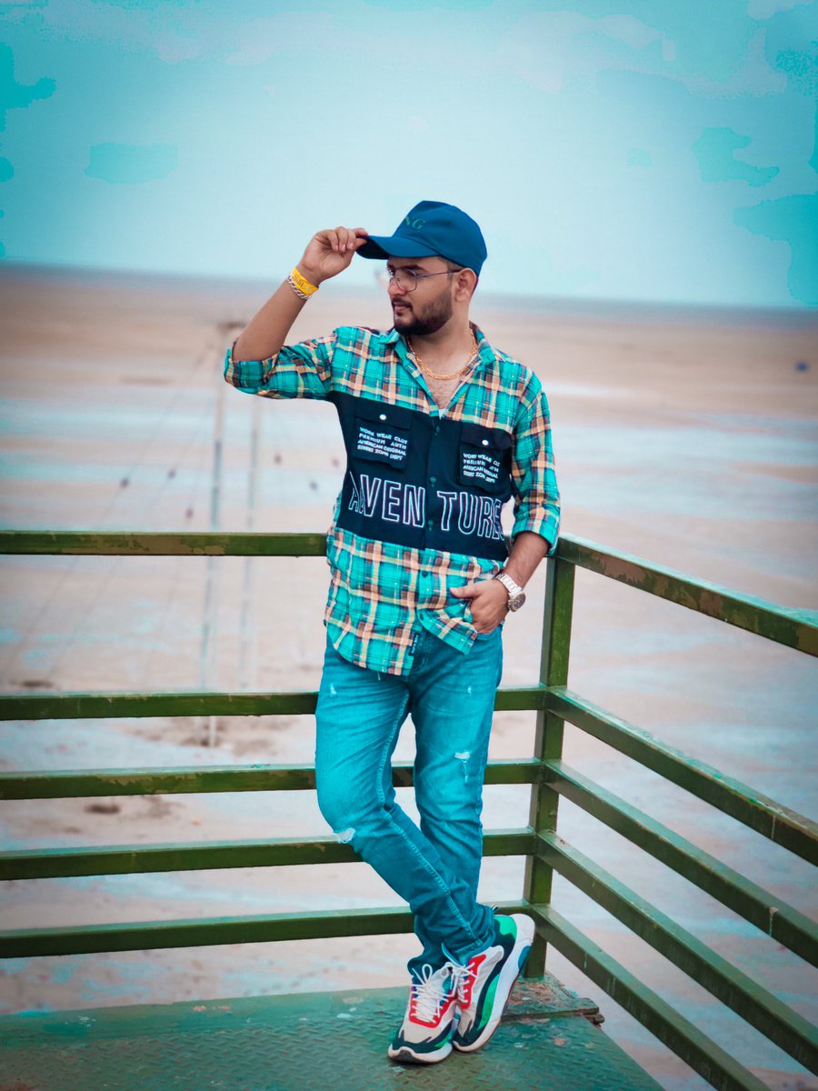 GujjuIs's tweet photo. 🔥दुनिया की कोई परेशानी
आपकी हिम्मत से बड़ी नहीं है..!🔥
.
.
.
@gujju_is_rocking @friends_hair_arts_ #friends_hair_arts #gujju_is_rocking 
.
.
.
.
.
#love #like4like #intags #liked #likeme #instalikes #likes4like #likesreturned #nice #instalike #likesforfollow #liker #like4likes https://t.co/Gfh7TWs4rN