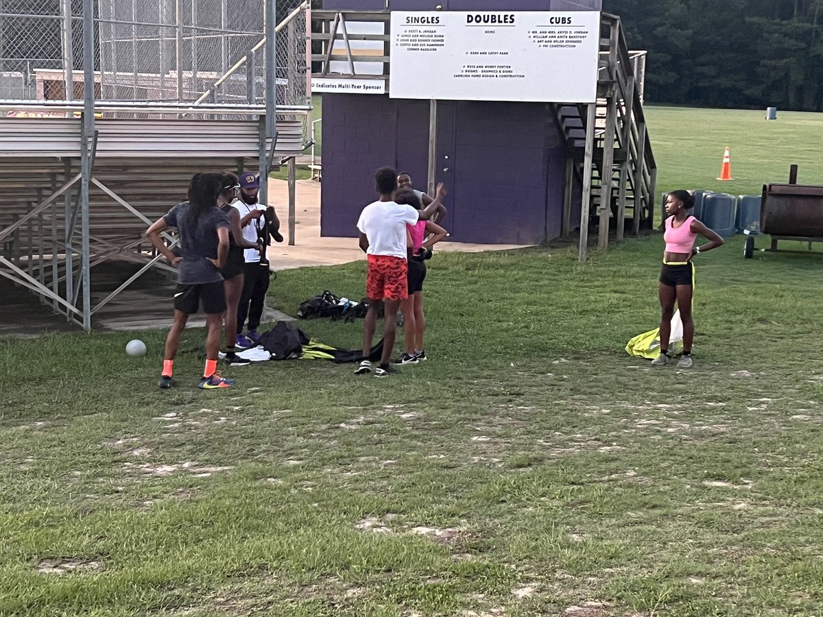 Just_RelaxBro's tweet image. Back at it! 🌊🏃🏾🏃🏾‍♀️🏃🏿🏃🏿‍♀️🏃🏾‍♂️🌊 #IRTC #FastAintFair #TheWave @CoachMyers86