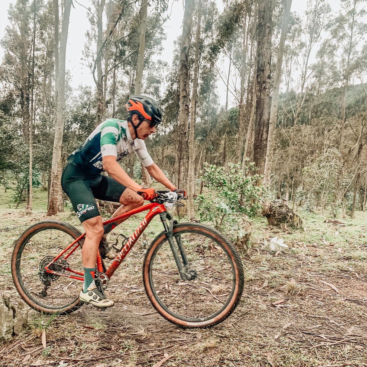 nacalderon1's tweet photo. Campeonato Austral 2022 @fedelojaec ViceCampeón Provincial Loja🥈🏆XCO #Loja Cat. Master A . 

Gracias familia y amigos por el aliento y apoyo. 

Team @g_colambo 

#FamilyTime #lovecycling #livetoride #mountainbike #mtbloja #mtblove #gcolambo #XCOLoja #XCO #Raceday https://t.co/bKXCh9vhb8