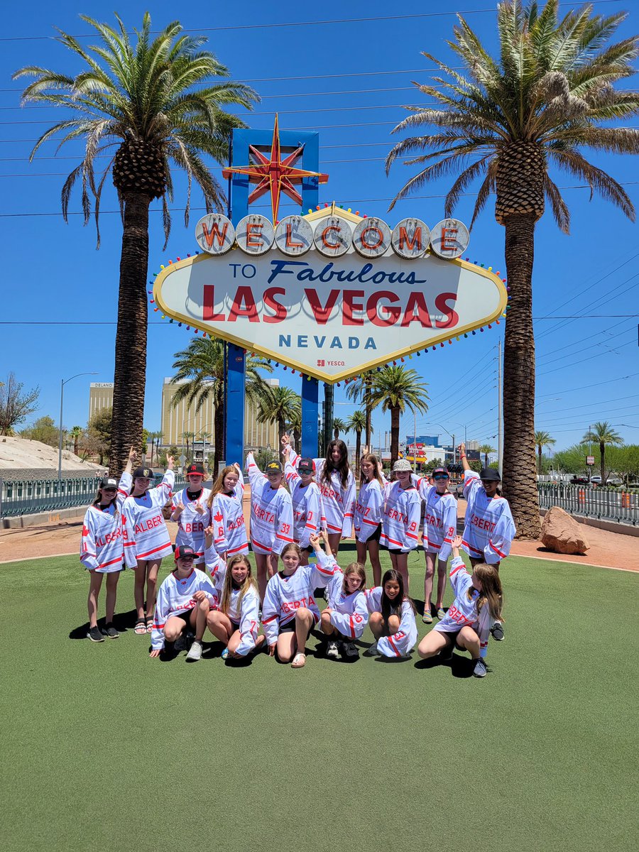 abwarriorshky's tweet photo. Hey! Look where we are!! 😎
The 11s have landed in Las Vegas🇺🇸
#roseseries #queensofvegas https://t.co/ZCXpjqJU6m