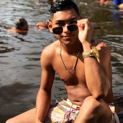 gui_goncalves10's tweet photo. #NovaFotoDePerfil https://t.co/OGH3dCztoX