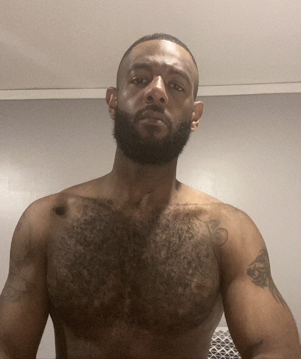 GregStayUp_'s tweet photo. 🤨 https://t.co/RgwDUY77n4