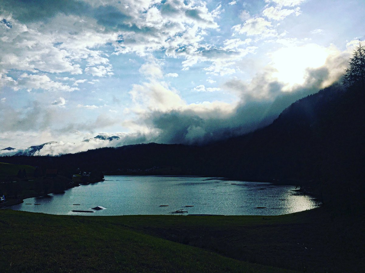 KristinaDryza's tweet photo. Lake #Davos, #Switzerland 🇨🇭 https://t.co/RjC4RtbJEI