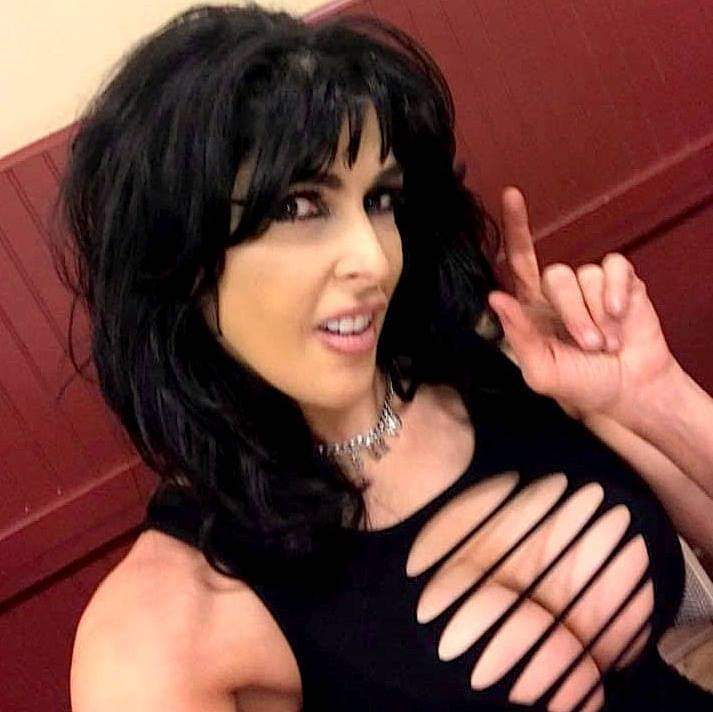 BrandonRimes3's tweet photo. Welcome to #DriveInMovieNight starring the astonishing @RockyDeMarco
π€π€π€
#NowPlaying
@PurgatoriHorror @BadBrittni @AussieGuy @kinky_horror @kreepazoidkelly @Kellimaroney @SetDarcyFree @badtechno @marixapanda @nightmarekristy @ARoseCPE @Jeanna350 @BrittniiSundae @SSeeley92 https://t.co/kEVNsE75tZ