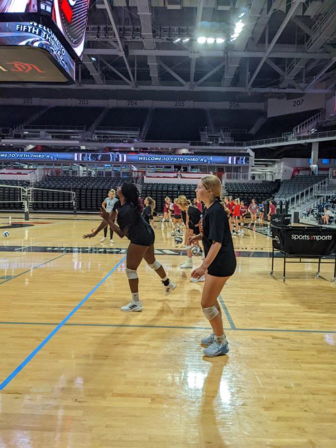 Thank you so much <a href="/GoBearcatsVB/">Cincinnati Volleyball</a> for having us this week! 🏐🥳
