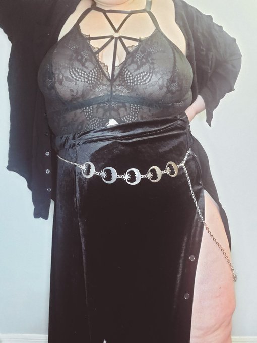 Feeling some kinda way in this outfit. Go to https://t.co/C7HdT0GNbv to see the video that goes with<a href="/tag/plussizemodels"class="tags"><span>#plussizemodels</span></a><a href="/tag/onlyfans"class="tags"><span>#onlyfans</span></a><a href="/tag/onlyfansgirl"class="tags"><span>#onlyfansgirl</span></a><a href="/tag/onlyfansbabe"class="tags"><span>#onlyfansbabe</span></a>
