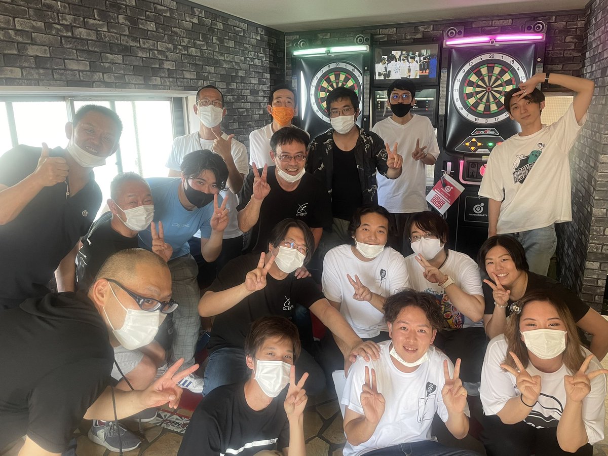 FUNHAVE1's tweet photo. 肉バル兼カレー屋" FUN HAVE"の潤です🙋‍♂️

日曜日は一号店でのイベントお疲れ様でした🤟

昨日は鬼のような二日酔いとの闘いに半日使ってしまいました😂

さてさて本日は11:00〜21:00まで2枚目のプラン全部やってます‼️

カレー、肉、野球、チンチロ、ダーツ‼️
"何の店だかわからない"

それが僕の店❤️ https://t.co/T0Zw2cgEVH