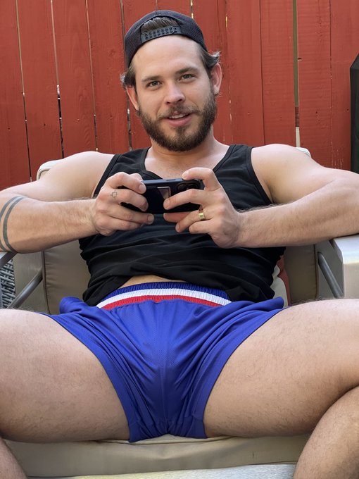 Watch Mao Sepulveda's leaked NSFW photo on TwXstars