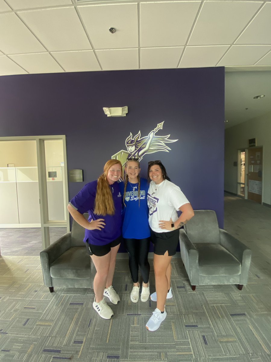Had a fantastic day today at <a href="/ValkyriesSB/">Converse University Softball</a>💜 Big Thank You to <a href="/CoachJackieHuff/">Coach Jackie Huff</a> &amp; @CoachTCharlsy for giving me a tour!!😊