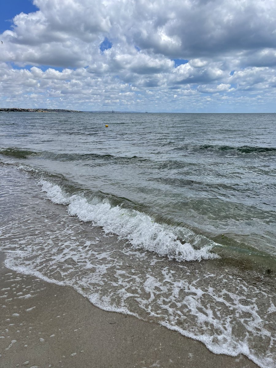 Münafıka en ağır gelen namaz; yatsı ve sabah namazlarıdır. Eğer bilseydi o iki namazda ne var? Sürünerek dahi olsa onun ikisine gelirdi.  Ahmed Müsned 52/424